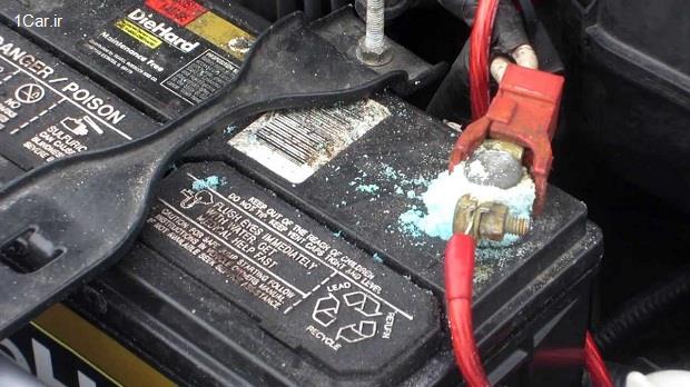 چگونه اتصالات باتری را تمیز کنیم؟